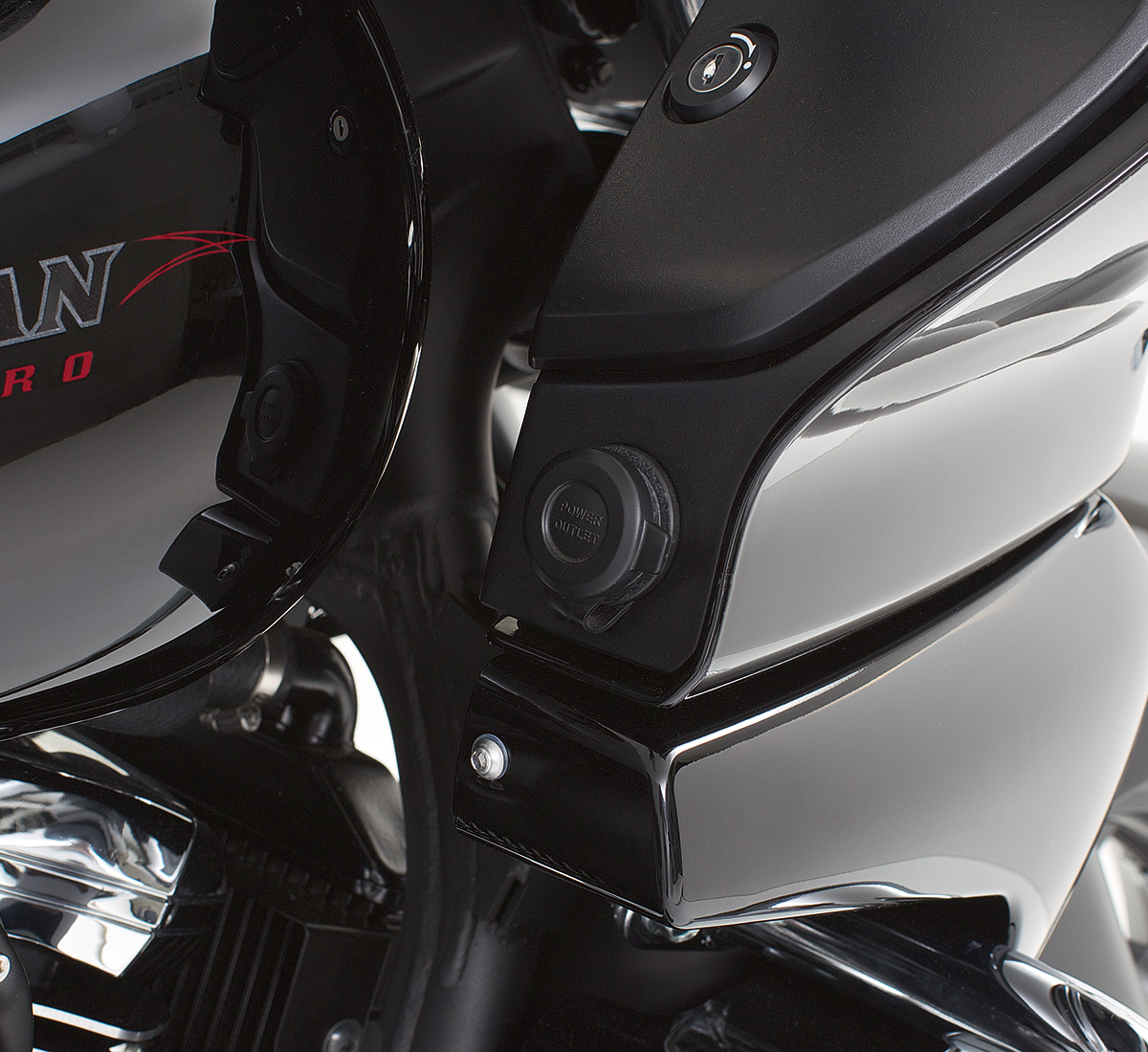 Kawasaki vulcan s dc deals power outlet